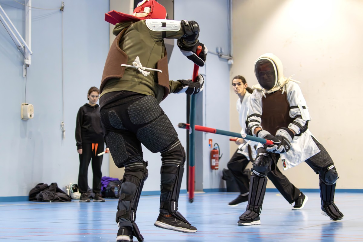 Bâton de combat 8